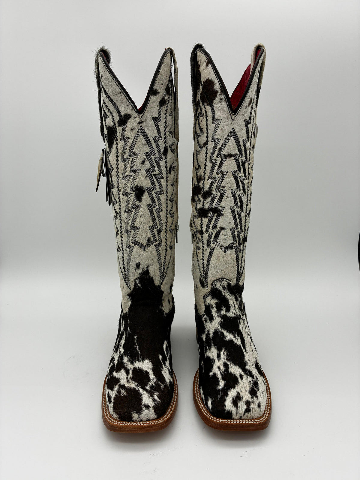 Rockem Cowhide Cowgirl Boot Size 7 Brown & White – front facing view