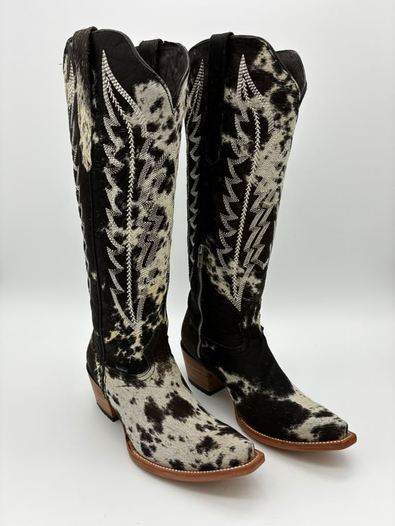 Rockem Cowhide Cowgirl Boot Size 9 IV – side profile with lightning bolt stitching