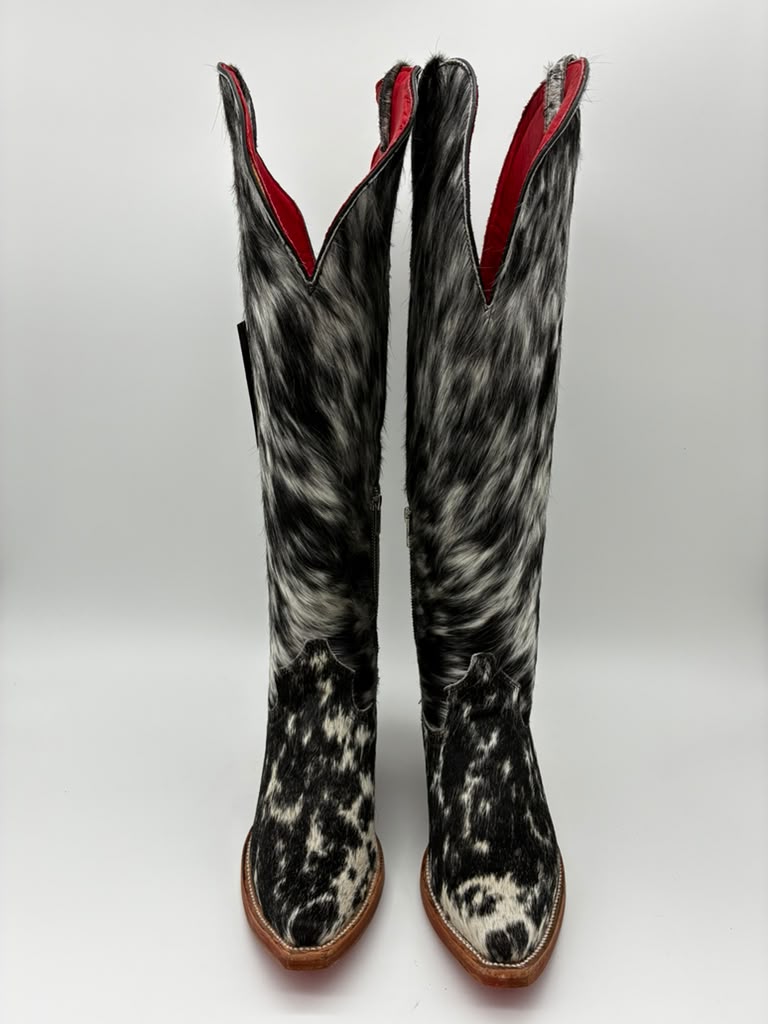 Rockem Cowhide Cowgirl Boot Size 9 Wide – front facing view